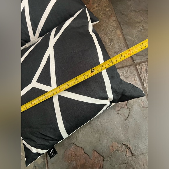 Artist Lane - Australien designer modern line design accent pillows - Picture 7 of 8